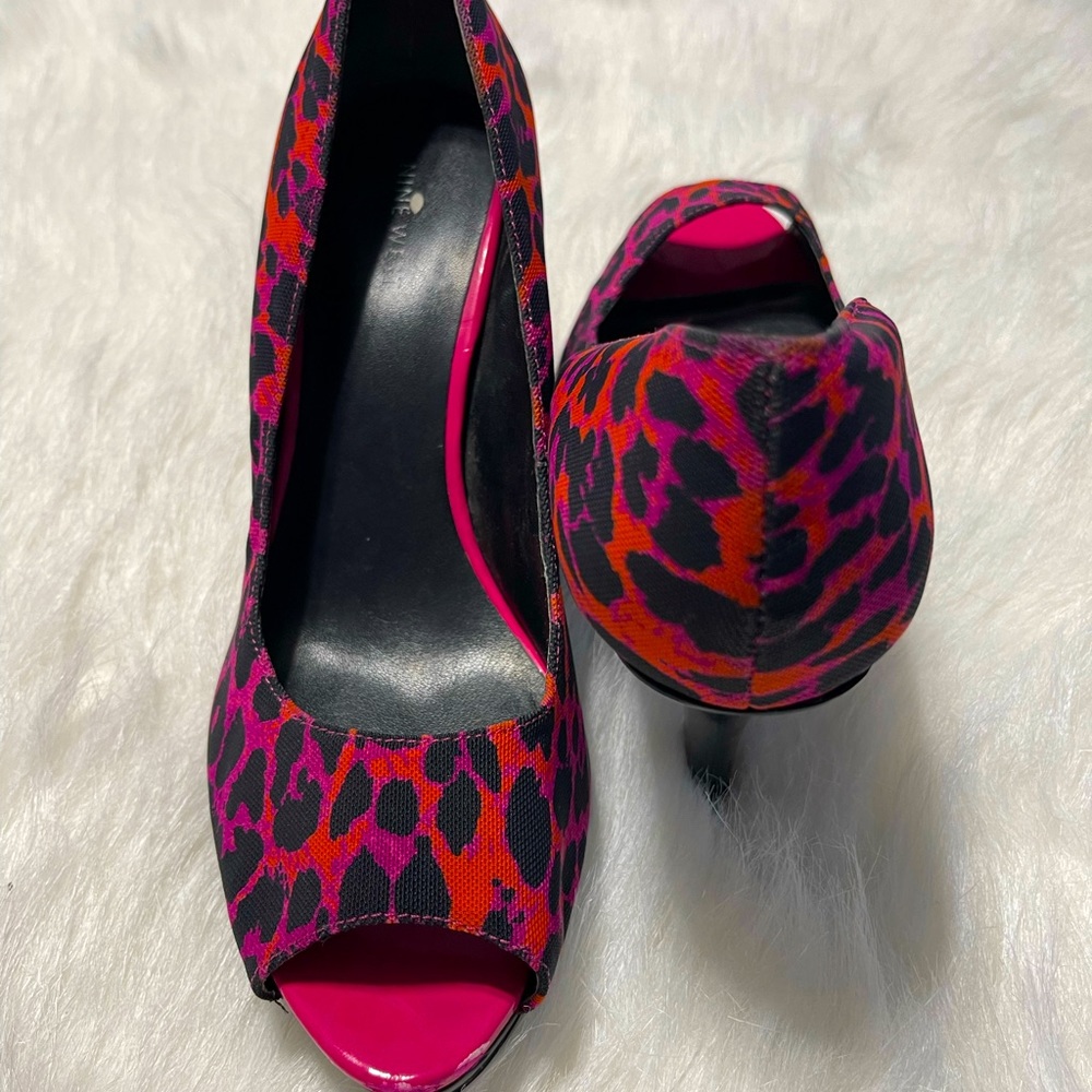 Nine West ladies high heel peep toe pumps